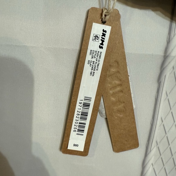 Skims Ultimate Push Up Plunge Bra in Clay Size 32D NWT $60 - Picture 9 of 11